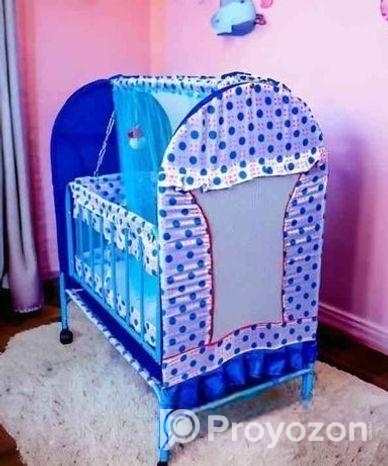 বাচ্চাদের দোলনা