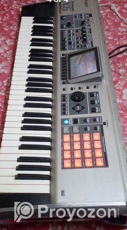Roland Fantom X6