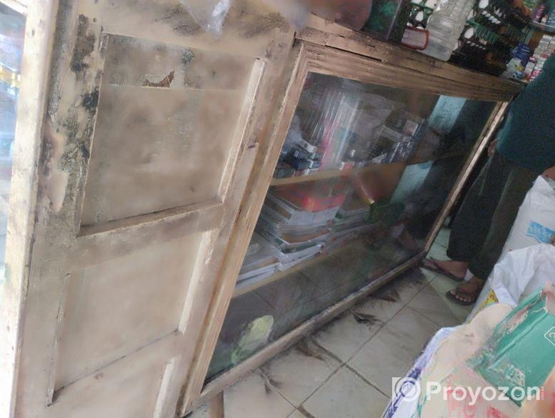 কাঠে তৈরি দোকানের শোকেস ও ক্যাশ কাউন্টার টেবিল