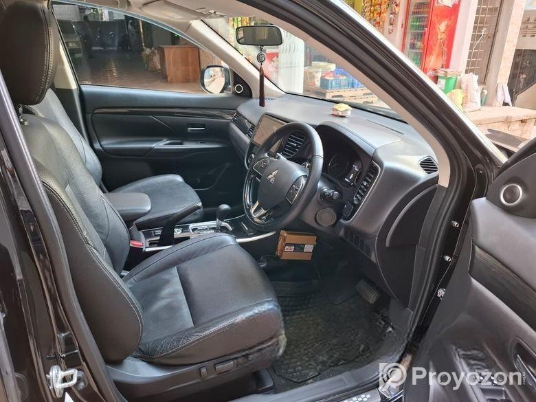 Mitsubishi Outlandar Sun roof 2022