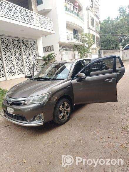 Toyota Fielder hybrid 2013