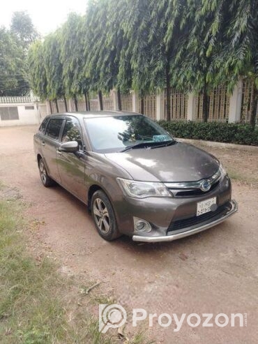Toyota Fielder hybrid 2013