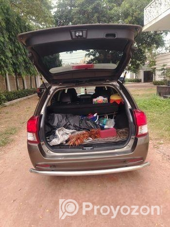 Toyota Fielder hybrid 2013