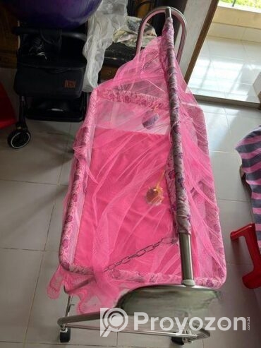 শিশুদের দোলনা বিক্রি করা হবে