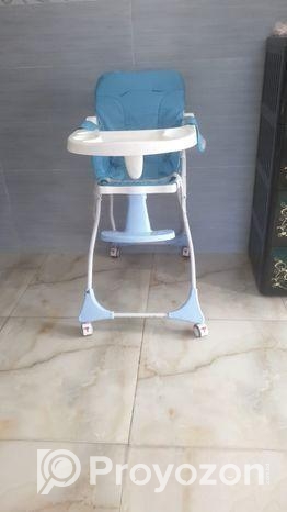 Kids feeding chair