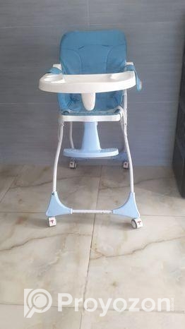 Kids feeding chair