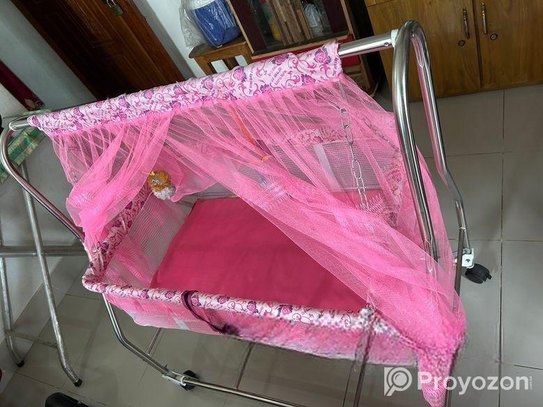 শিশুদের দোলনা বিক্রি করা হবে