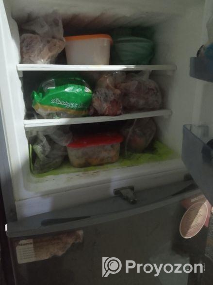 Walton 17.5 cft fridge full new