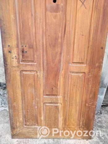 মেহগনি কাঠের দরজা