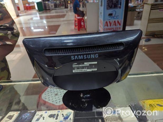 মেলা samsung ১৪ ইঞ্চি মনিটর ফুল ফ্রেস