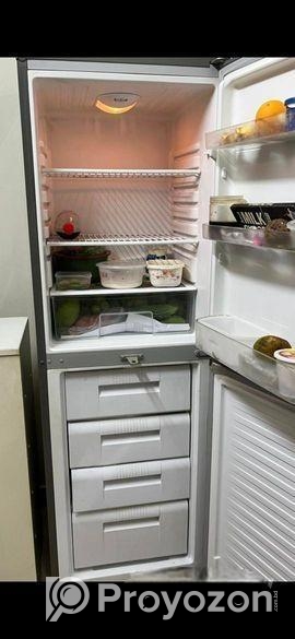 Refrigerator: in Fresh Condition