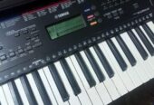 Yamaha Keyboard E263