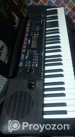 Yamaha Keyboard E263