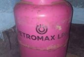 12 kg gas cylinder