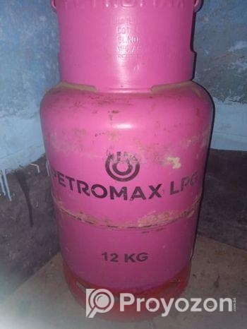 12 kg gas cylinder