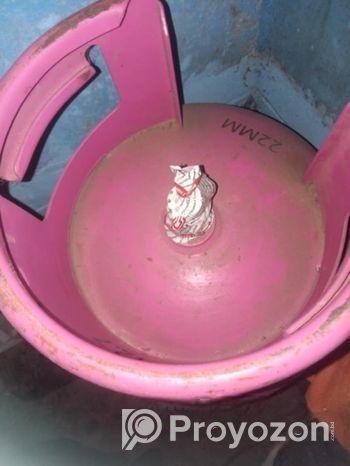 12 kg gas cylinder