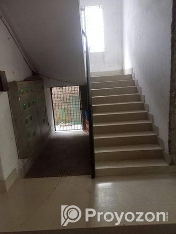 USED FLAT FOR SALE @ 725 SFT 2ND FLOOR