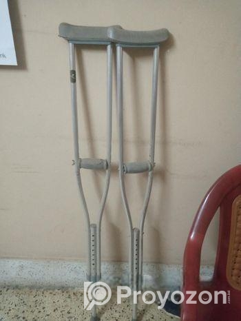 স্টিলের ক্র্যাচ বিক্রি হবে
