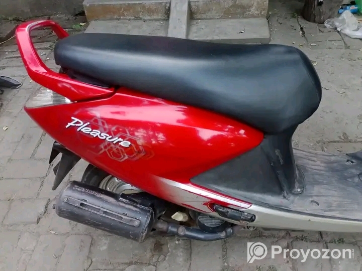 হিরো হোন্ডা প্লেজার 100 সিসি বাইক