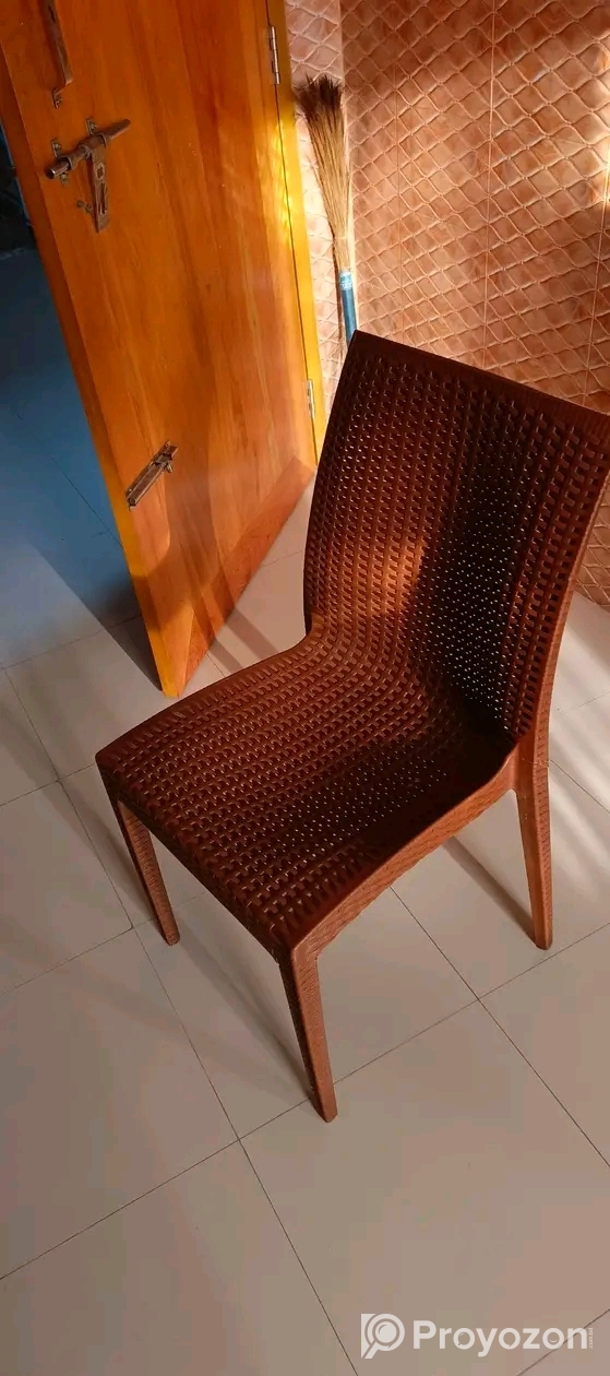 সেকেন্ড হ্যান্ড চেয়ার বিক্রি