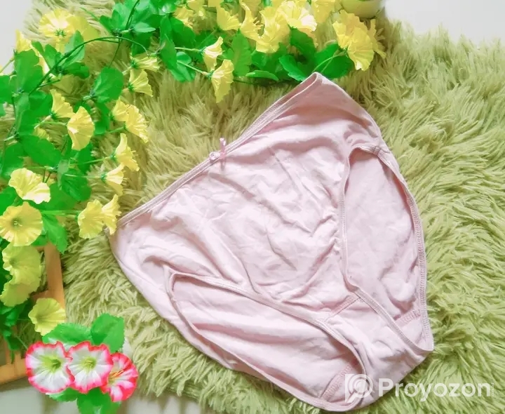 মাত্র ৩৯৯ টাকায় ১ বক্স ৬ পিস পেন্টি পাচ্ছেন