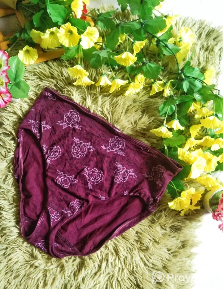 মাত্র ৩৯৯ টাকায় ১ বক্স ৬ পিস পেন্টি পাচ্ছেন