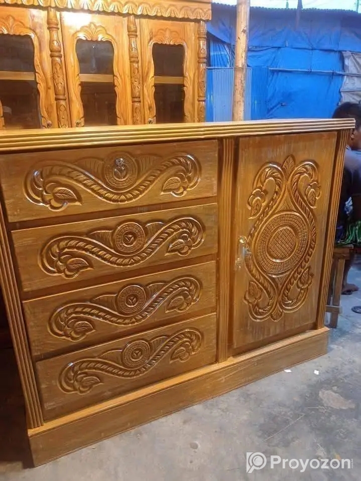 খাট ও ওয়ারড্রব বিক্রি করা হবে।