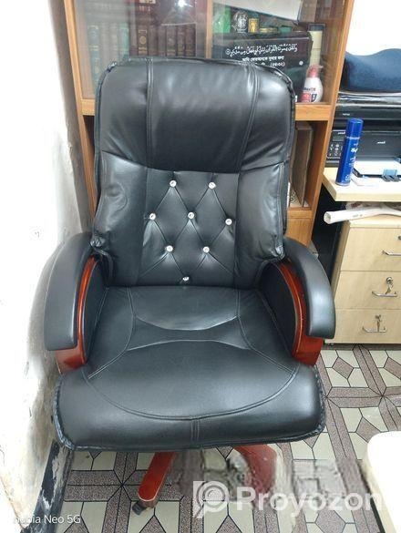 Boss Easy Chair Fresh