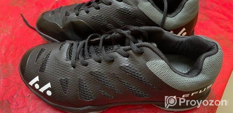 Badminton shoe