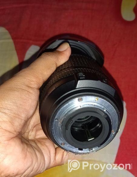 জুমলেন্স সহ ক্যামেরা