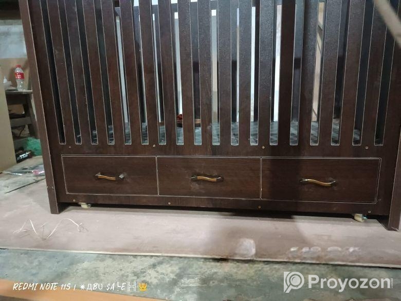 Brand new factory made baby cot Material