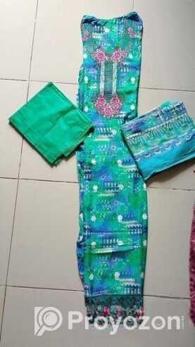 দুটি থ্রি পিস বিক্রি করতে চাই