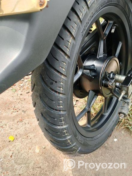 Bajaj Discover 125 Black Red