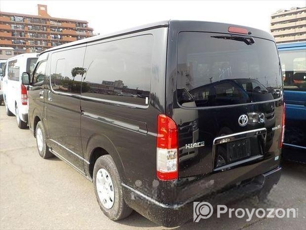 Toyota Hiace SUPER GL 2023