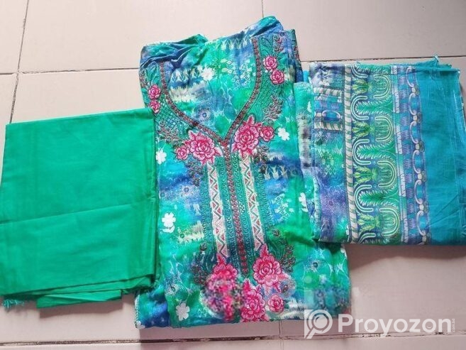 দুটি থ্রি পিস বিক্রি করতে চাই