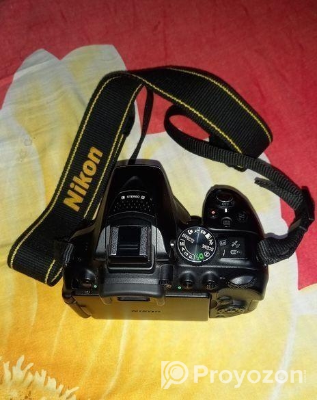 জুমলেন্স সহ ক্যামেরা