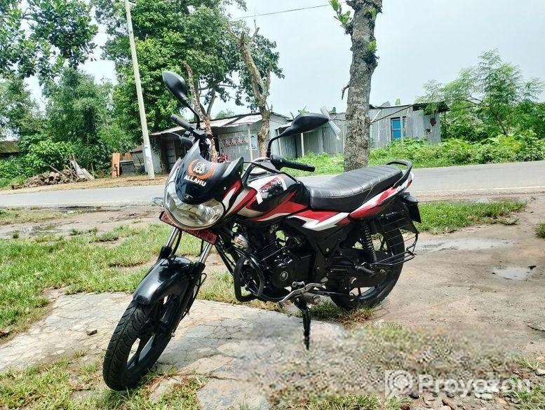 Bajaj Discover 125 Black Red