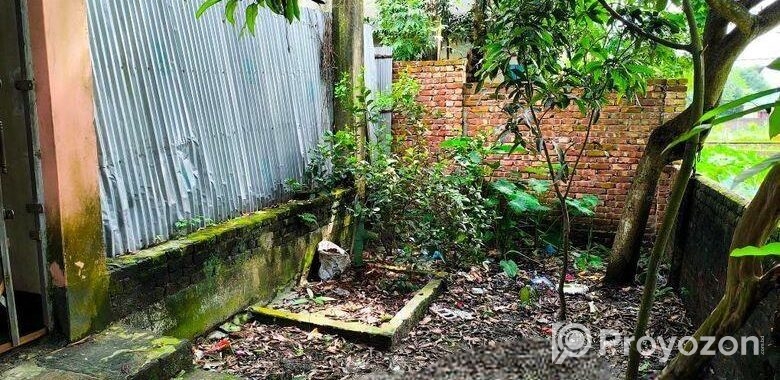 ২ ডিসিম জমি পাঁচতলা ফাউন্ডেশন সহ বিক্রি করা হবে।