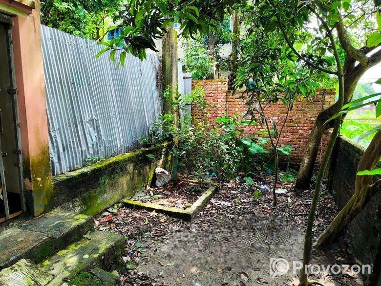 ২ ডিসিম জমি পাঁচতলা ফাউন্ডেশন সহ বিক্রি করা হবে।