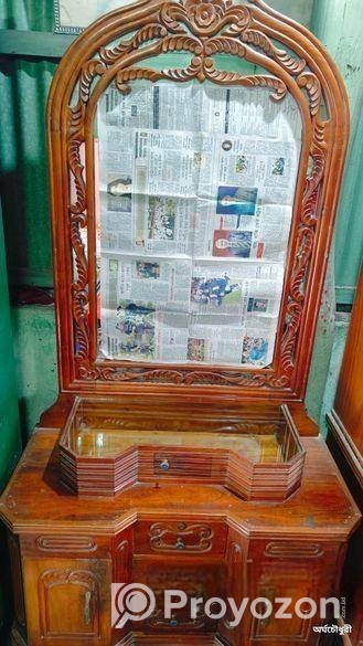 কাঁঠাল কাট এর এই ড্রেসিং টেবিল টি বিক্রি করা হবে