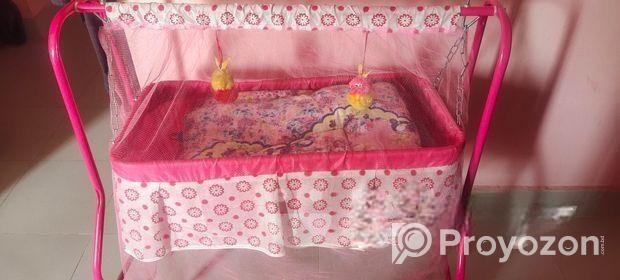 শিশুদের দোলনা