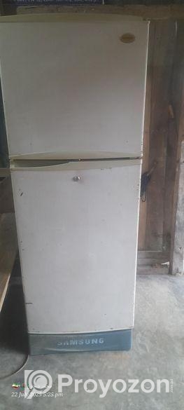 Non Forst Samsung Fridge