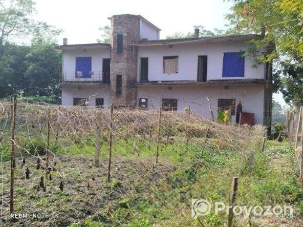 জমি বিক্রি করবো।