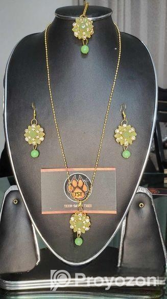 Gorgeous Traditional Jewellery Set