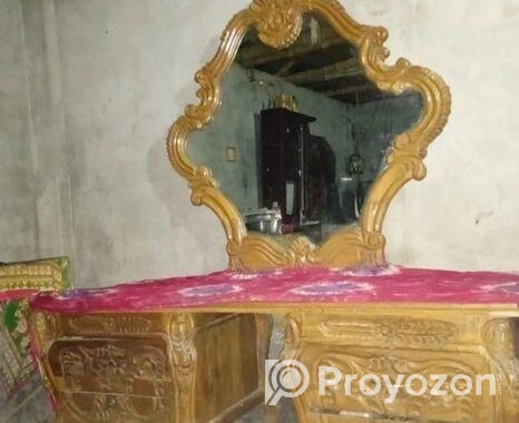 ড্রেসিং টেবিল বিক্রি হবে