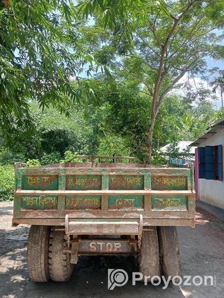 ট্রাক্টর ও বগি সহ বিক্রি হবে
