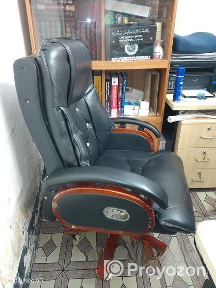 Boss Easy Chair Fresh