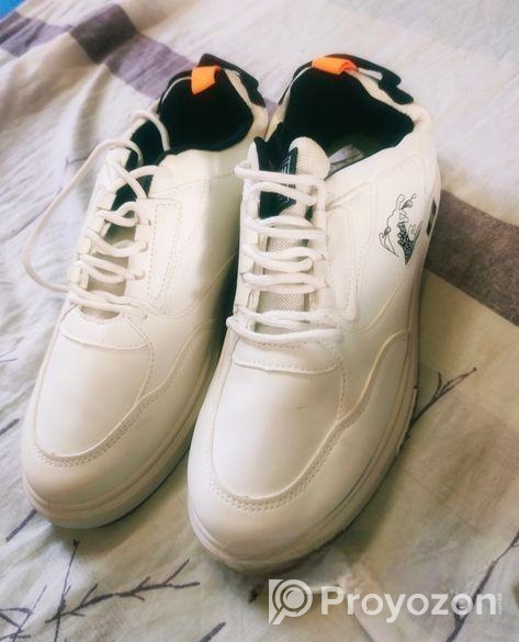 Bata original snickers