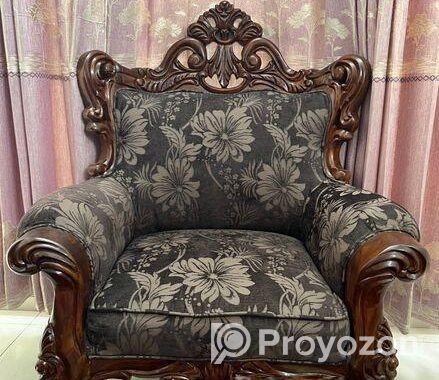 luxurious sofa for sell