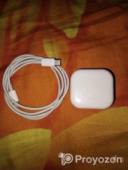 IPHONE original 20W charger